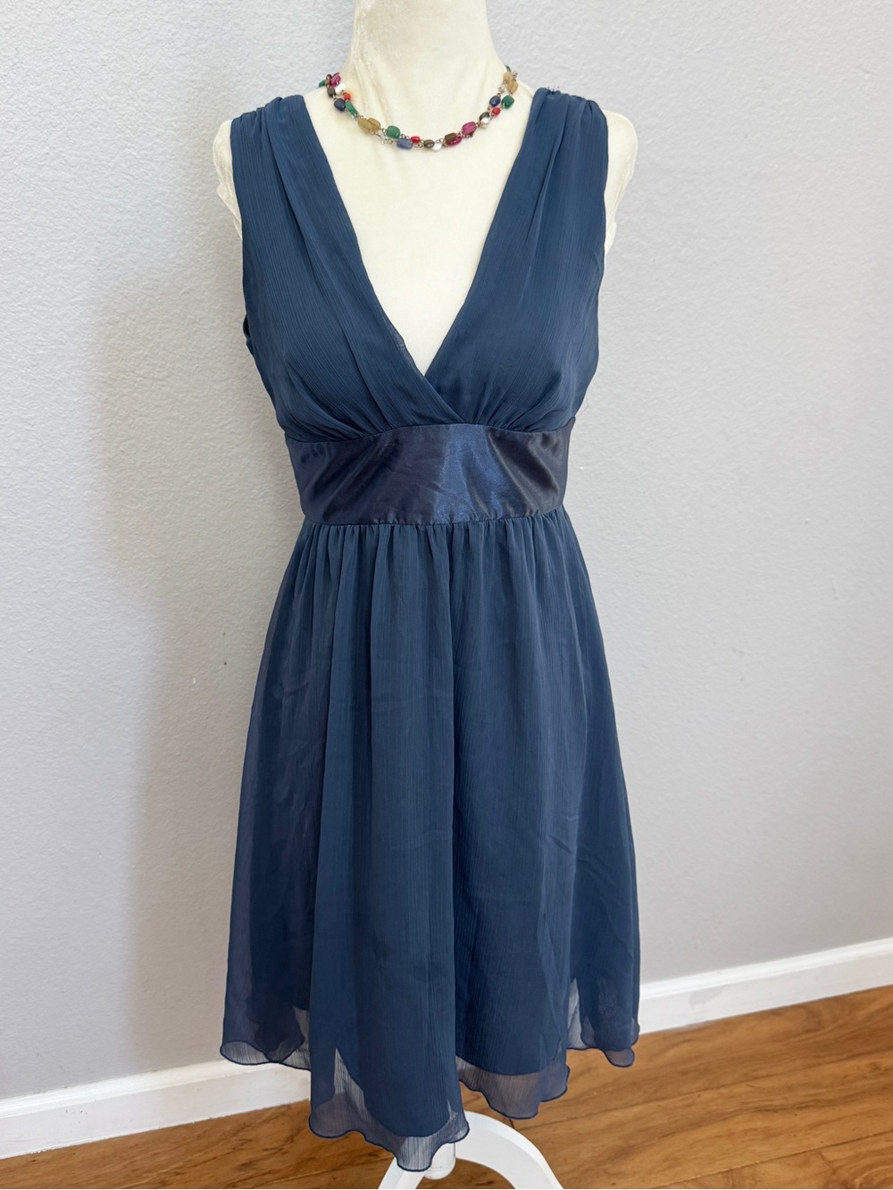 Forever 21 Sleeveless Deep V Navy Blue Chiffon Dress size Medium
